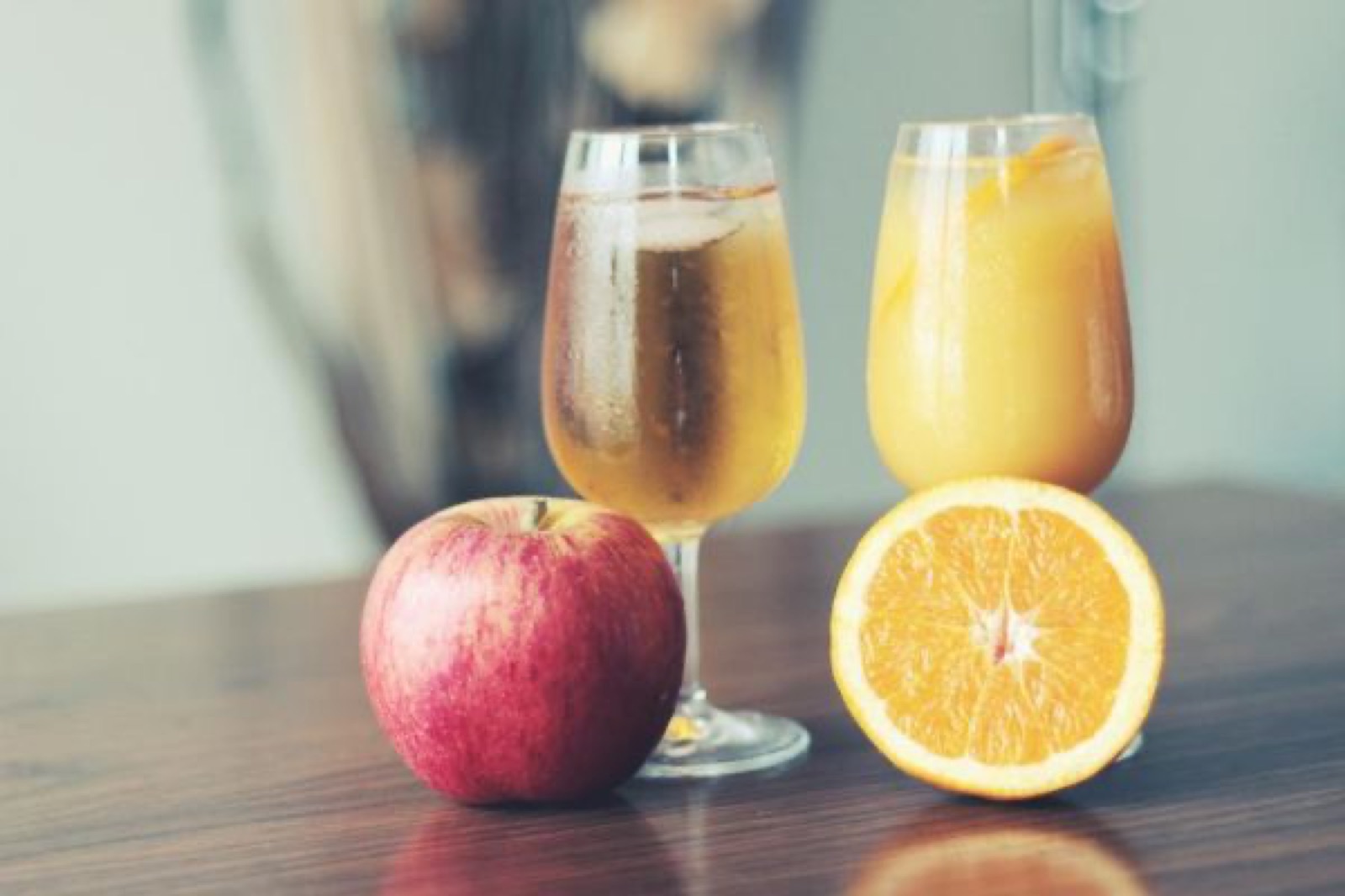 El jugo "natural" que crees sano puede tener tanta azúcar como un refresco